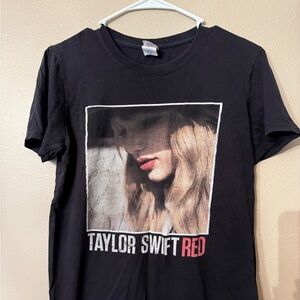 Taylor Swift Red Tour black cotton t-shirt size small